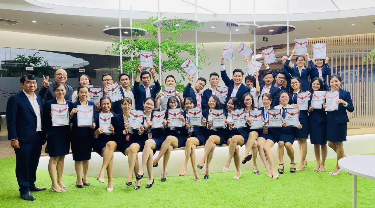 Danh Khoi Holdings - Professional Customer Service for Real Estate Industry
